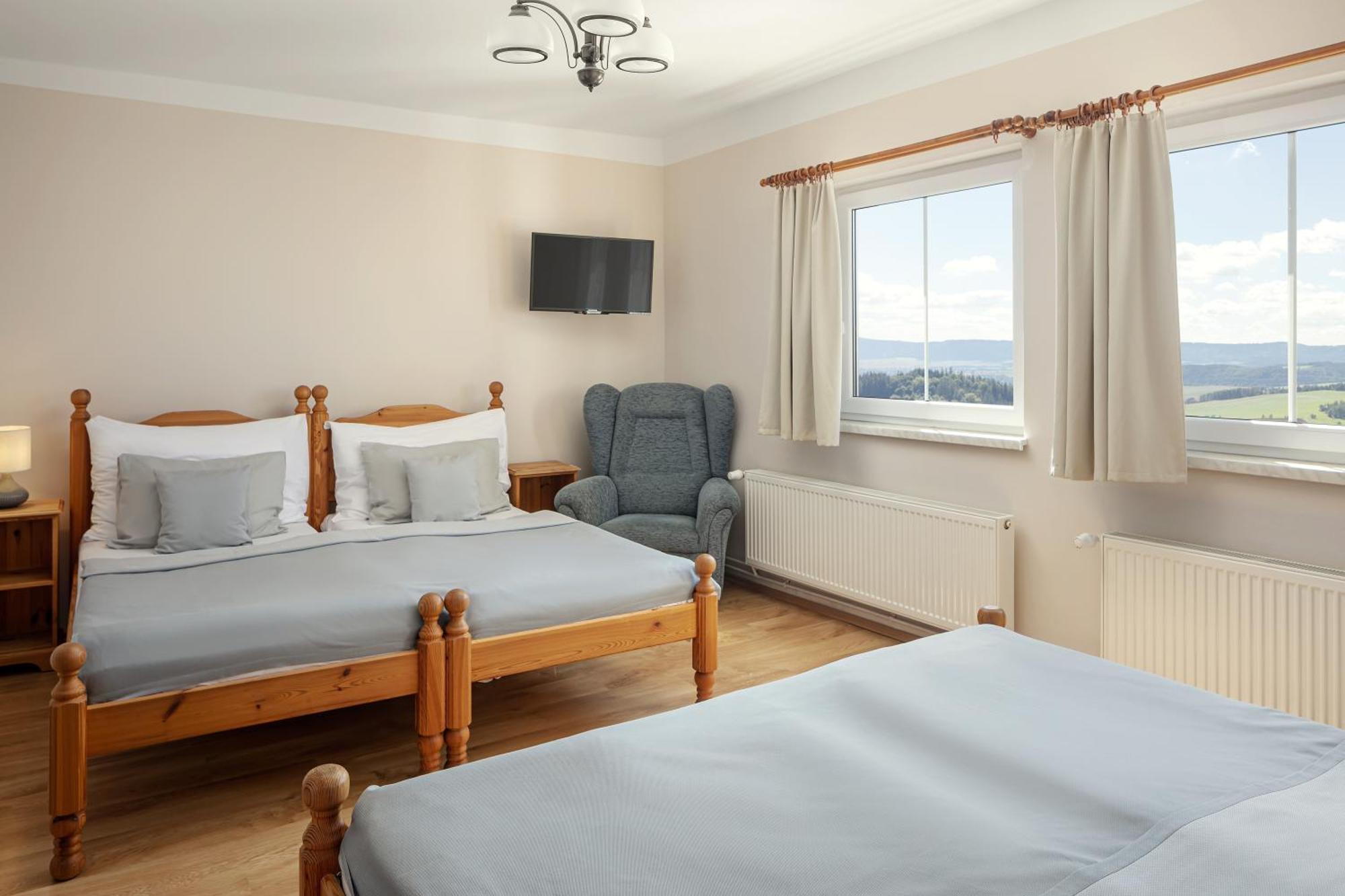 Hotel Zámeček Janovičky Broumov Esterno foto