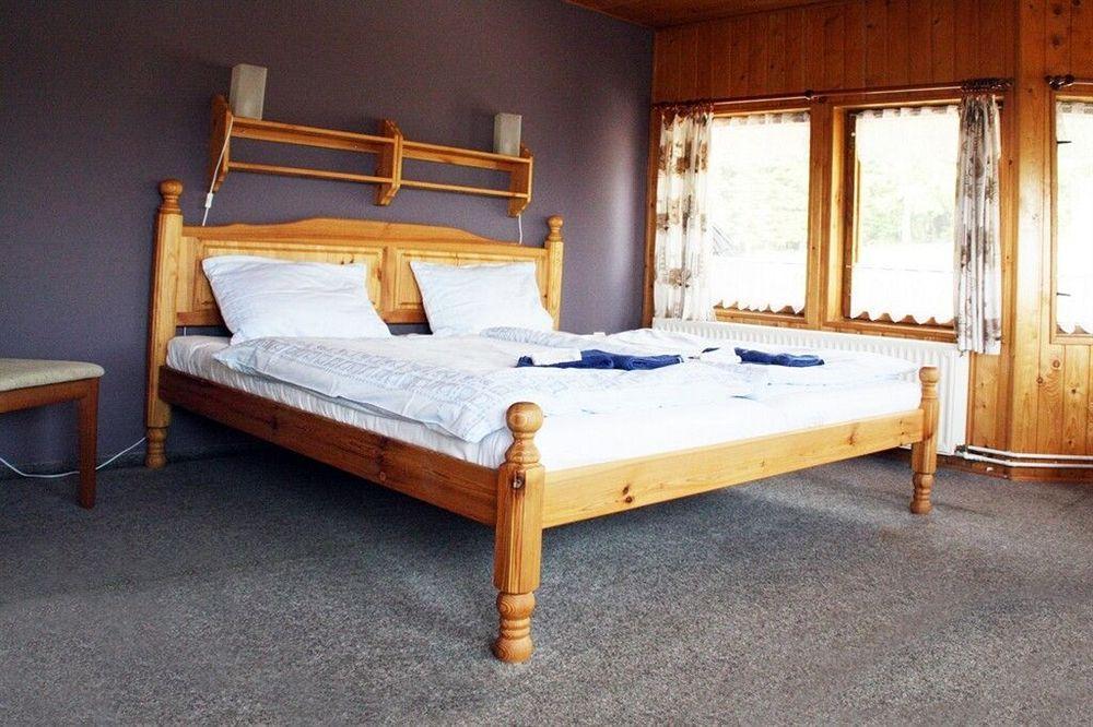 Hotel Zámeček Janovičky Broumov Esterno foto