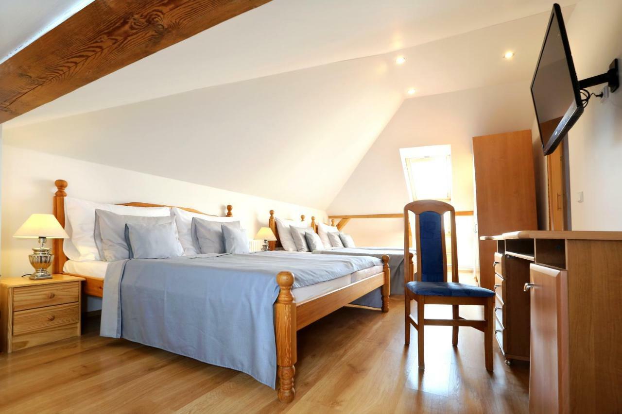 Hotel Zámeček Janovičky Broumov Esterno foto