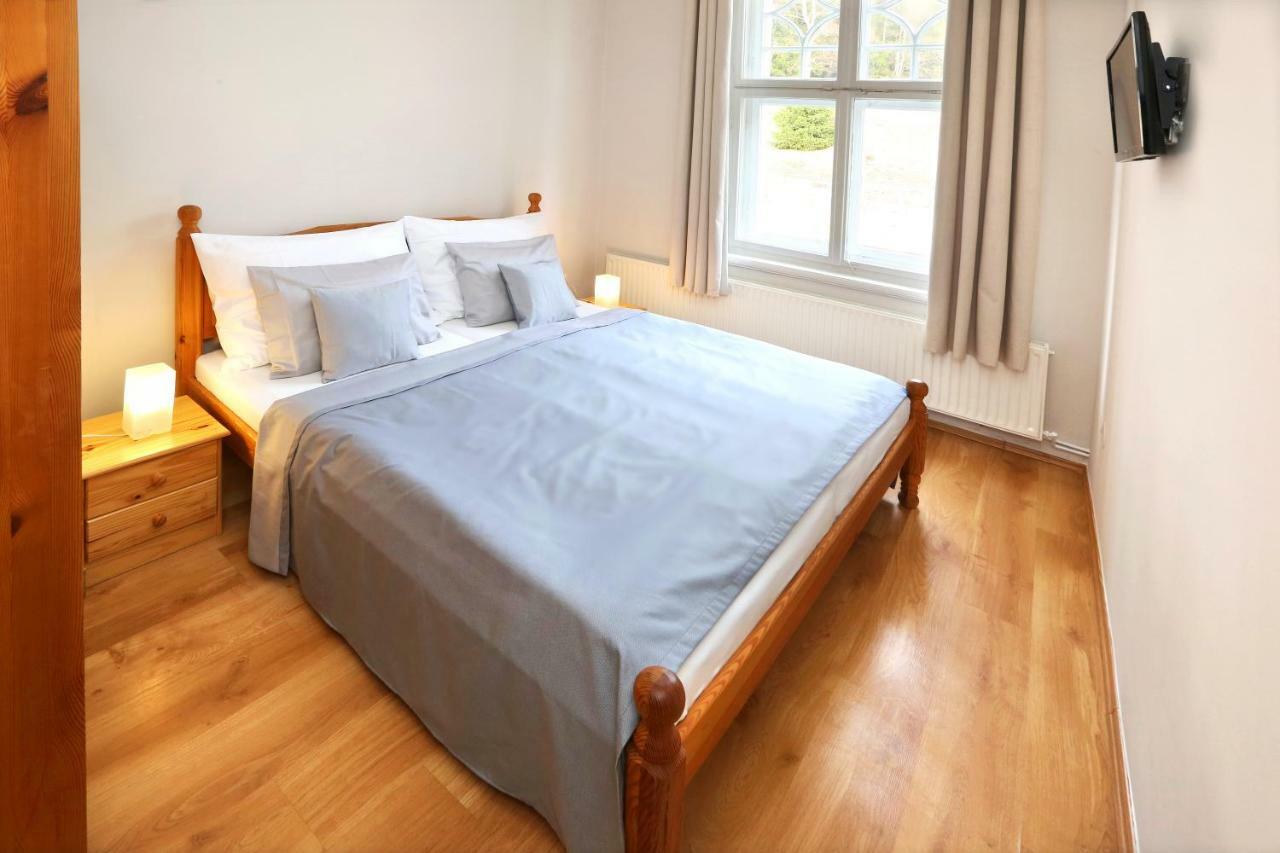 Hotel Zámeček Janovičky Broumov Esterno foto
