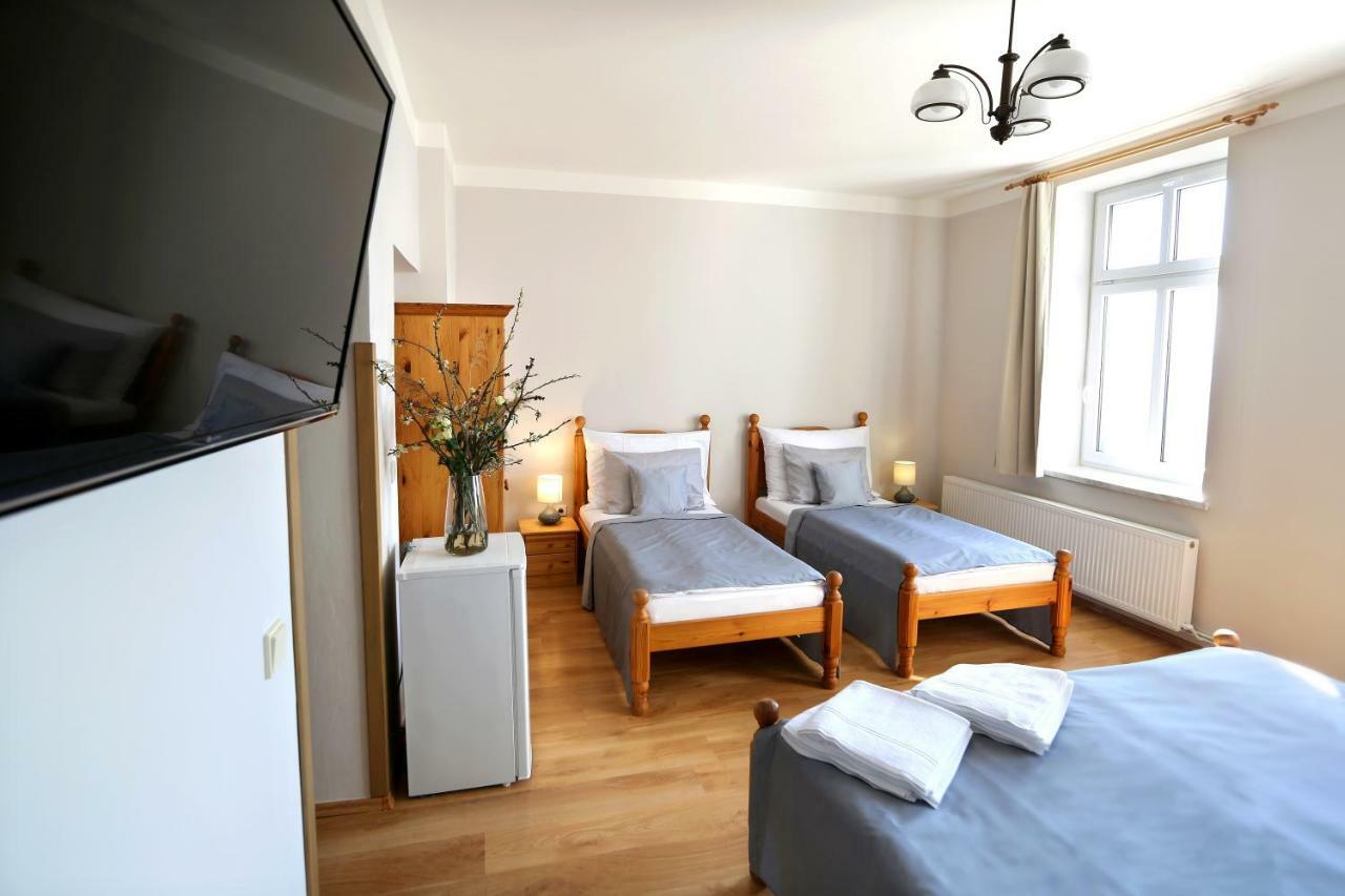 Hotel Zámeček Janovičky Broumov Esterno foto